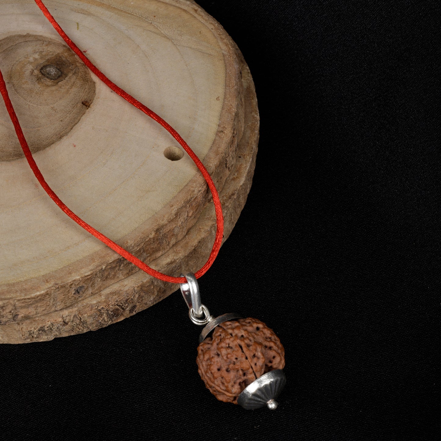 Panchmukhi nepali rudraksh pendant with thread(14-20 mm, shape and size may vary , certified)